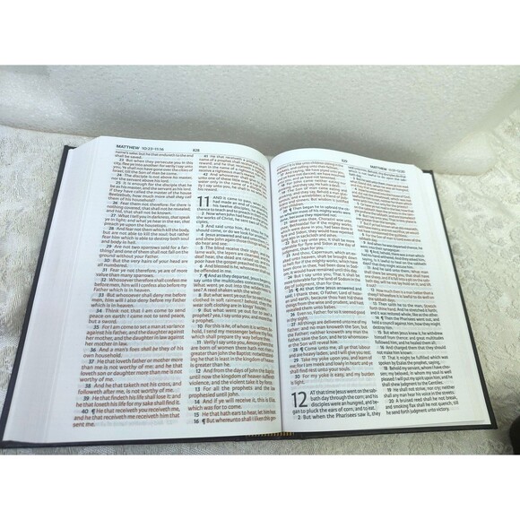 Holy Bible Black King James Version KJV Holman Black Hardcover Red Letter Ed Pew - Picture 5 of 10